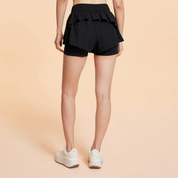 🩰Blogilates Ruffle Short (Jet Black) - Picture 4 of 4